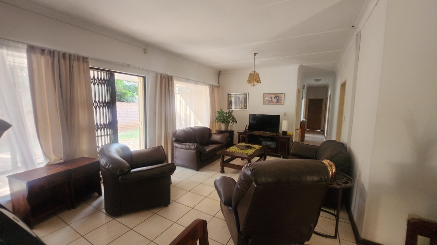 4 Bedroom Property for Sale in Flamwood North West